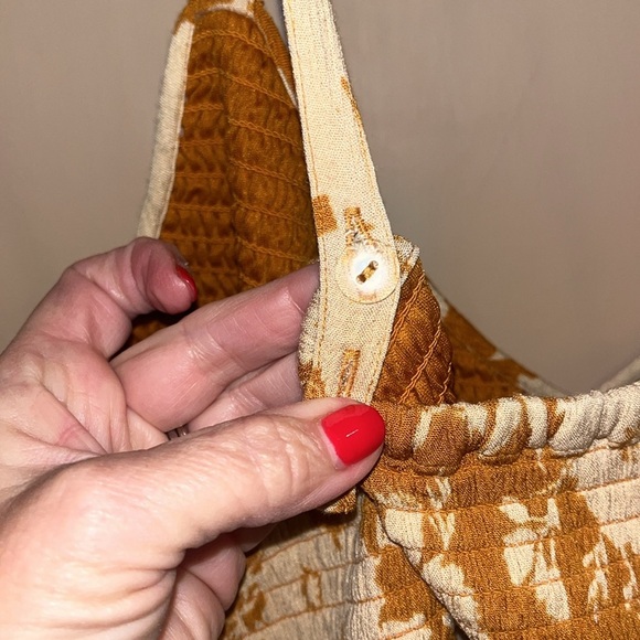 Band of Gypsies size 1X jumper mustard yellow with cream florals 100% Viscose - Picture 8 of 9